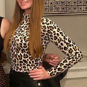Stretchy Leopard Print Top Size XS